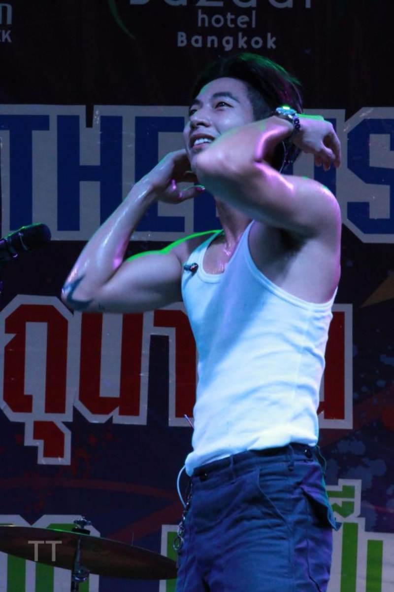 Attitude Thailand มิถุนายน 59 โตโน่ อม...ชมพูมาแว้ววว ต่อคิวๆ