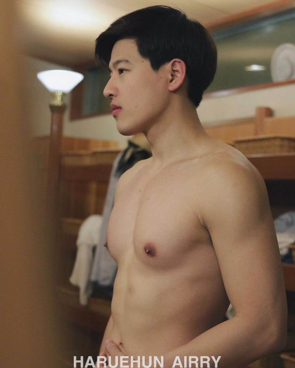หูยยยหุ่นแน่นจุง