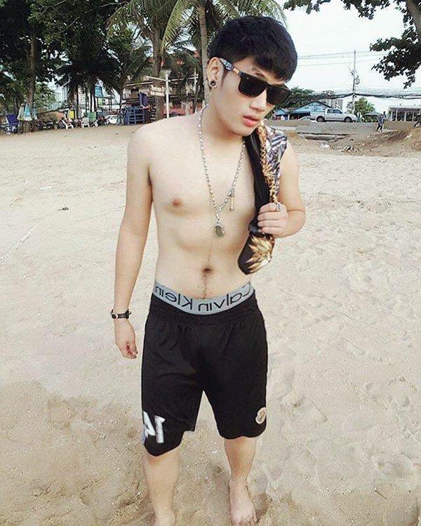 หูยยยหุ่นแน่นจุง
