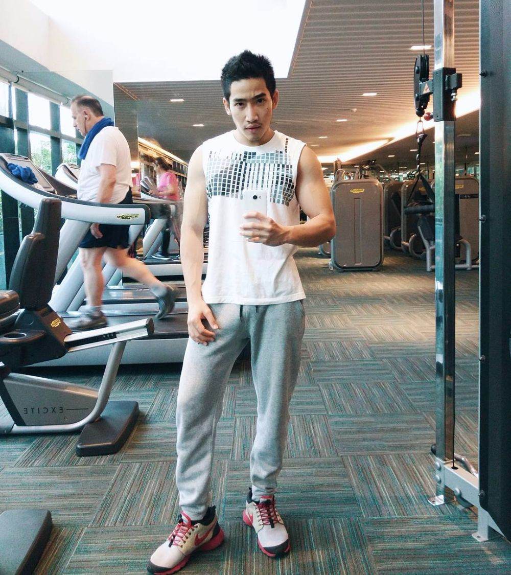 หูยยยหุ่นแน่นจุง