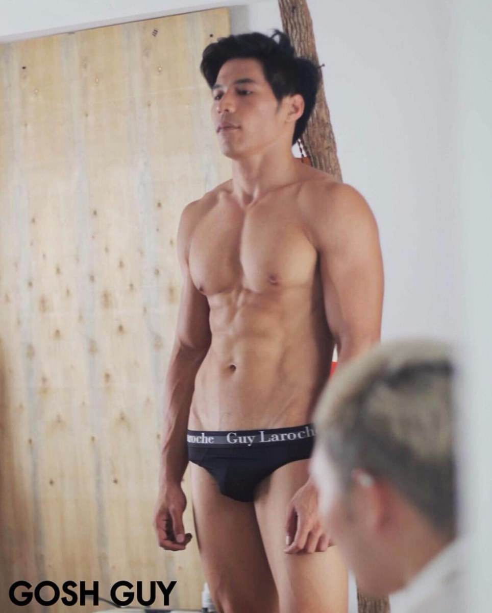 หูยยยหุ่นแน่นจุง