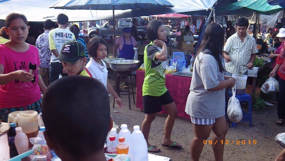 ตลาดนัดมะนาวหวาน วันอาทิตย์