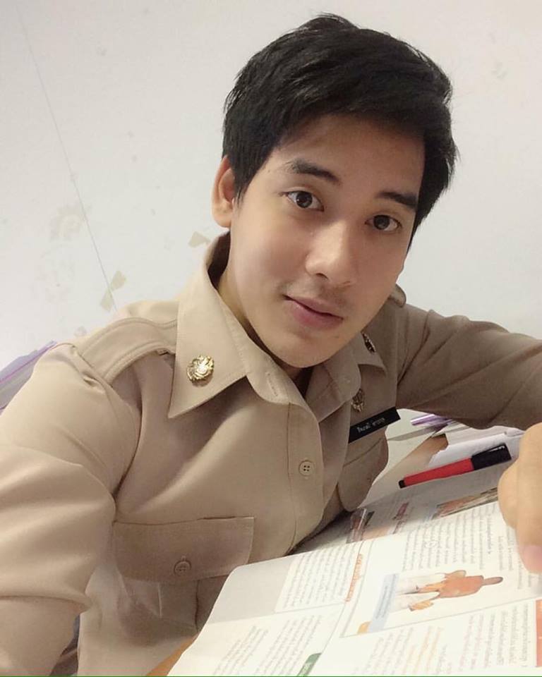 หล่อและดีมีอยู่จริง 9 พ่อพิมพ์ของชาติโปรไฟล์ดีจนถูกส่งเข้าสู่สมาคมครูหน้าตาดีแห่งประเทศไทย