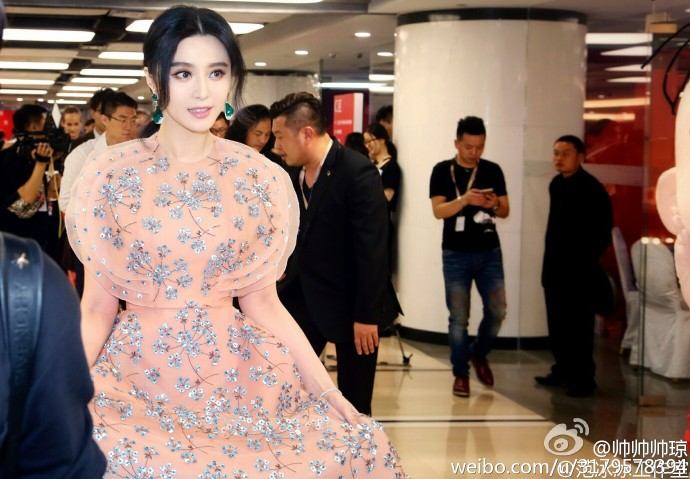 Fan Bing Bing สวย เลอค่า เจิดจรัส ในงาน Shanghai International Film Festival 2016