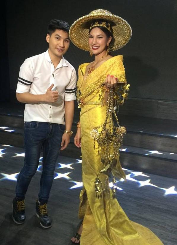 คลิป ! มาแล้วพี่น้องชาวไทย ชุดประจำชาติไทย ประกวด Mrs. Universe 2016