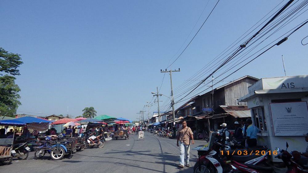 วันศุกร์ มีตลาดเช้า
