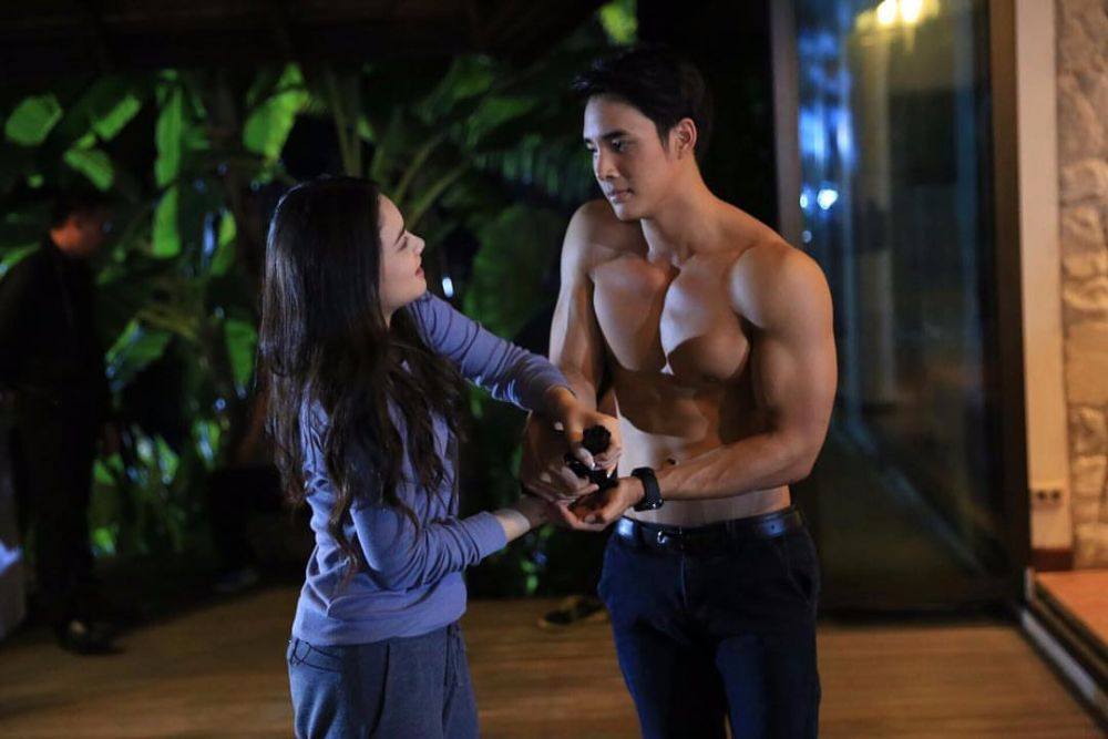 เด่นคุณ เเน่นมาก six pack ดาราช่อง3 ig: denkhun.ngamnet