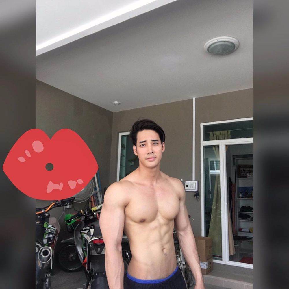 เด่นคุณ เเน่นมาก six pack ดาราช่อง3 ig: denkhun.ngamnet