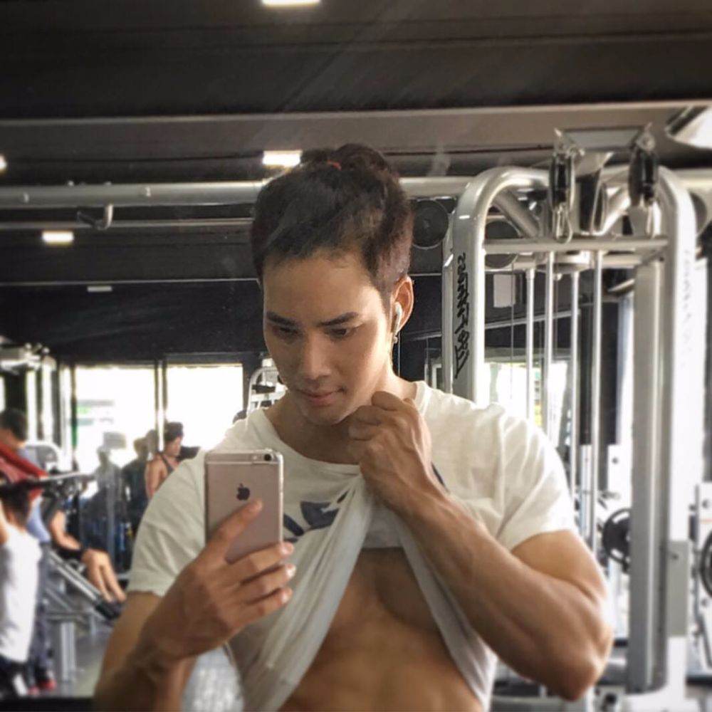 เด่นคุณ เเน่นมาก six pack ดาราช่อง3 ig: denkhun.ngamnet