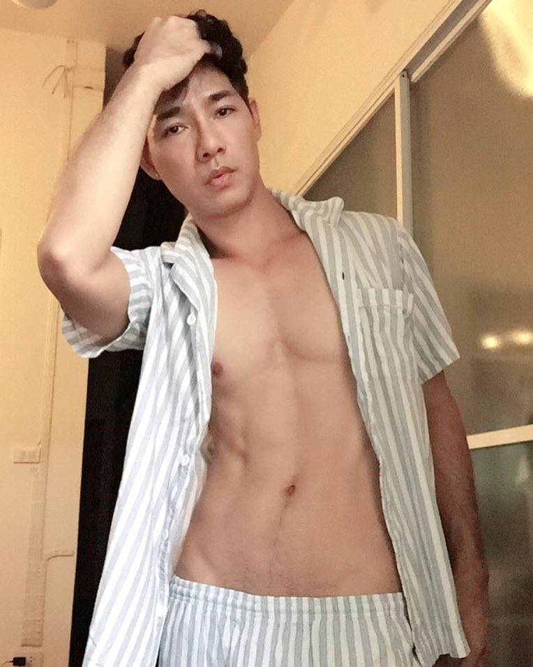 ถอดออกมาเลย....หนุ่ม ไมโล แซ่บๆเเน่นๆ