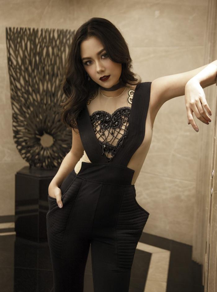แซมมี่ เคาวเวลล์ @ BaNANA Magazine issue 30 June 2016