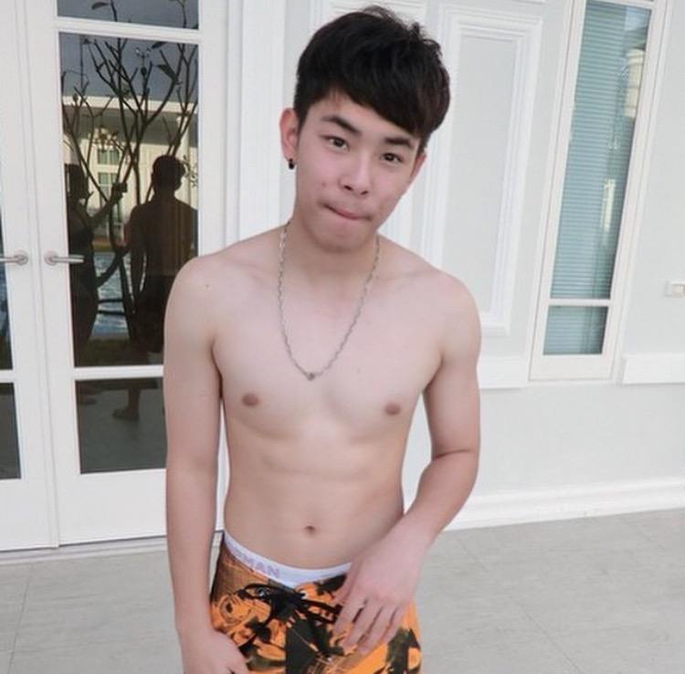 เอาไปเลย 50 รูป ในอัลบั้มที่ 888