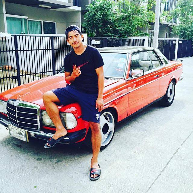 ธนา ชะนะบุตร นักเตะทีมชาติไทย เข้มดูอบอุ่น