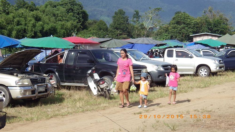 ตลาดนัดวันพฤหัสบดี บ่าย