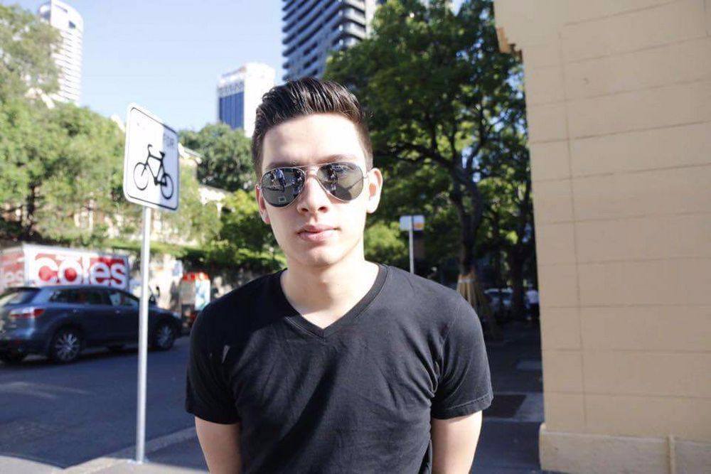 น้อย สันติสุก-นักสะแดง/นายแบบลาว