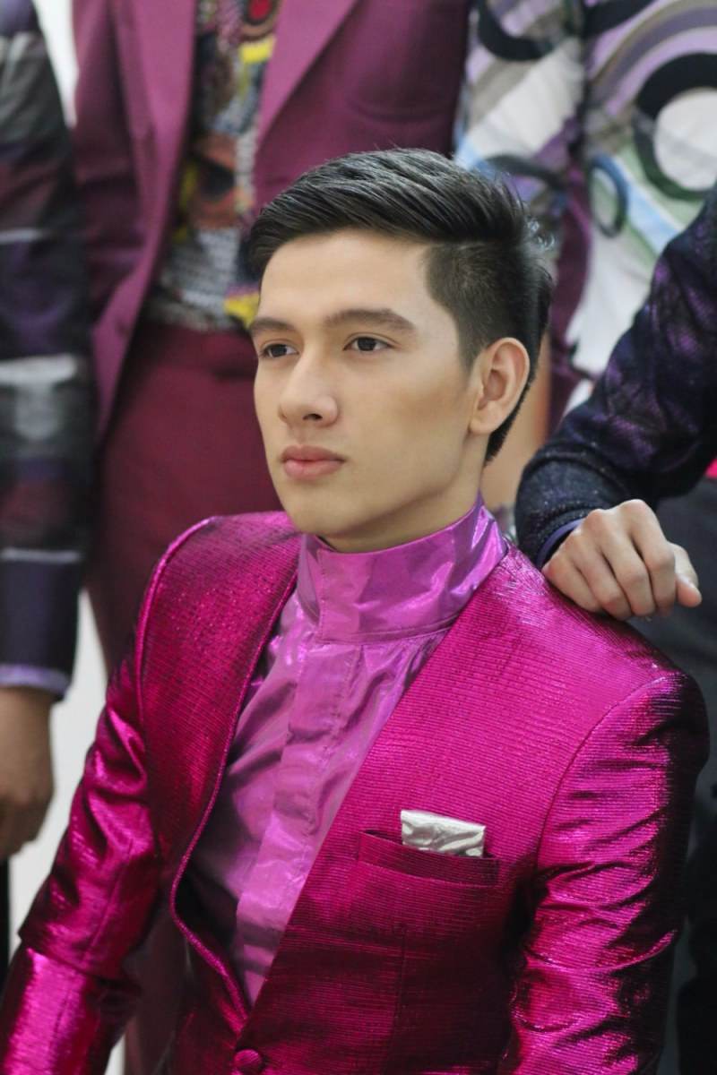 น้อย สันติสุก-นักสะแดง/นายแบบลาว
