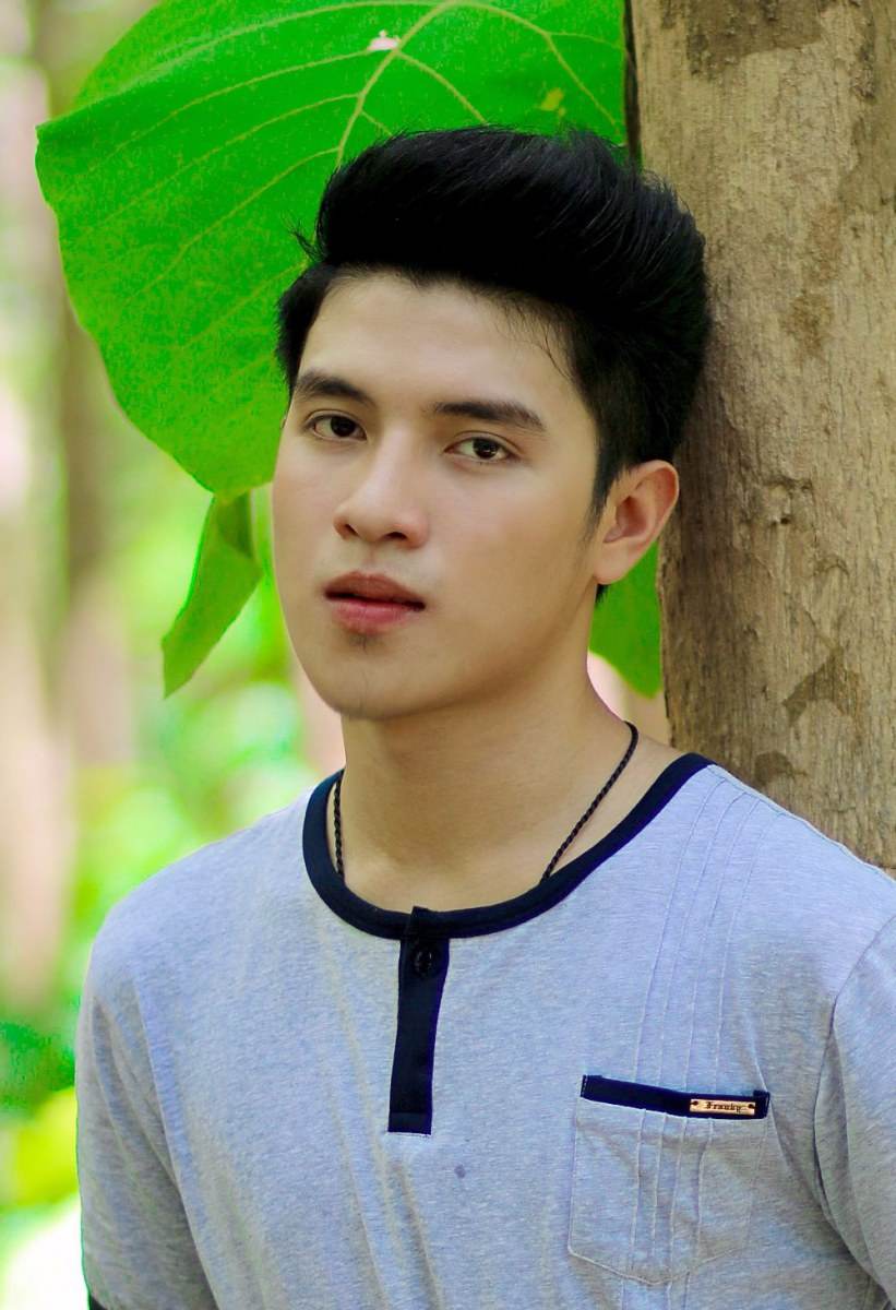 เก้า พูนสุก ดารานักสะแดงลาว
