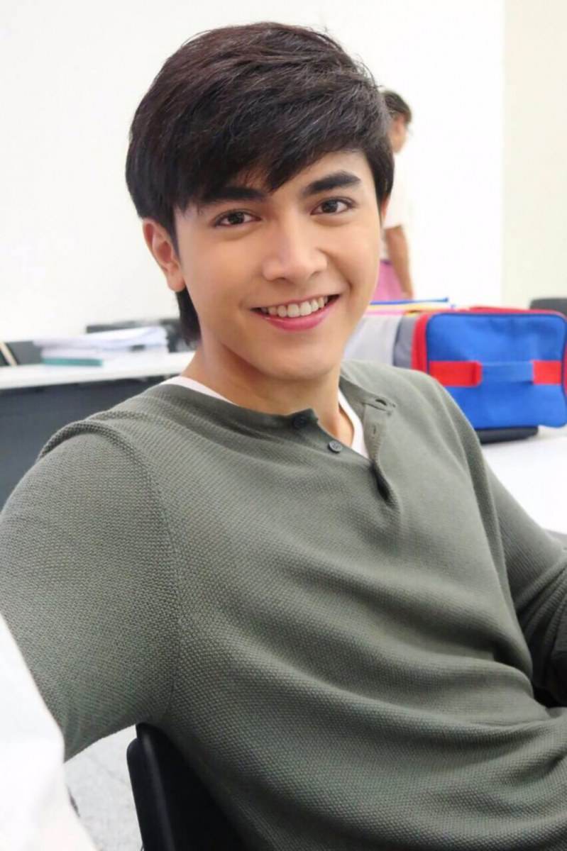 หล่อออร่าพุ่ง &ldquo;ภณ ณวัสน์&rdquo; พระเอกหน้าใสคนใหม่ของช่อง 3 ที่แท้เค้าคือ....ทายาทนางเอกรุ่นเก๋า