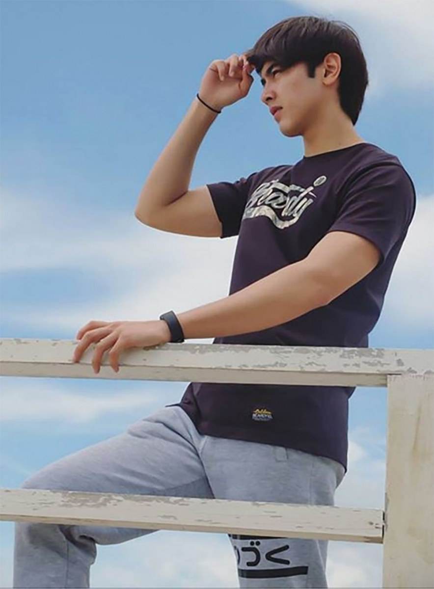 หล่อออร่าพุ่ง &ldquo;ภณ ณวัสน์&rdquo; พระเอกหน้าใสคนใหม่ของช่อง 3 ที่แท้เค้าคือ....ทายาทนางเอกรุ่นเก๋า