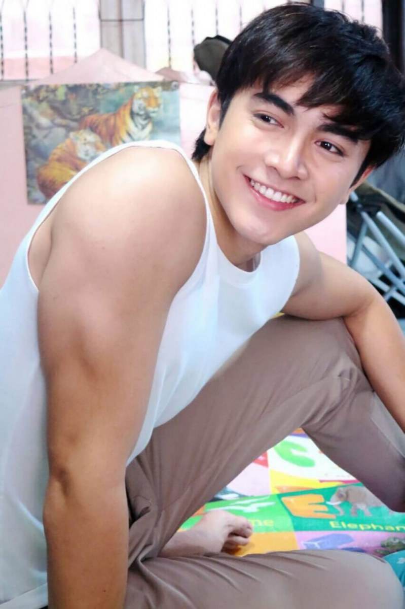 หล่อออร่าพุ่ง &ldquo;ภณ ณวัสน์&rdquo; พระเอกหน้าใสคนใหม่ของช่อง 3 ที่แท้เค้าคือ....ทายาทนางเอกรุ่นเก๋า