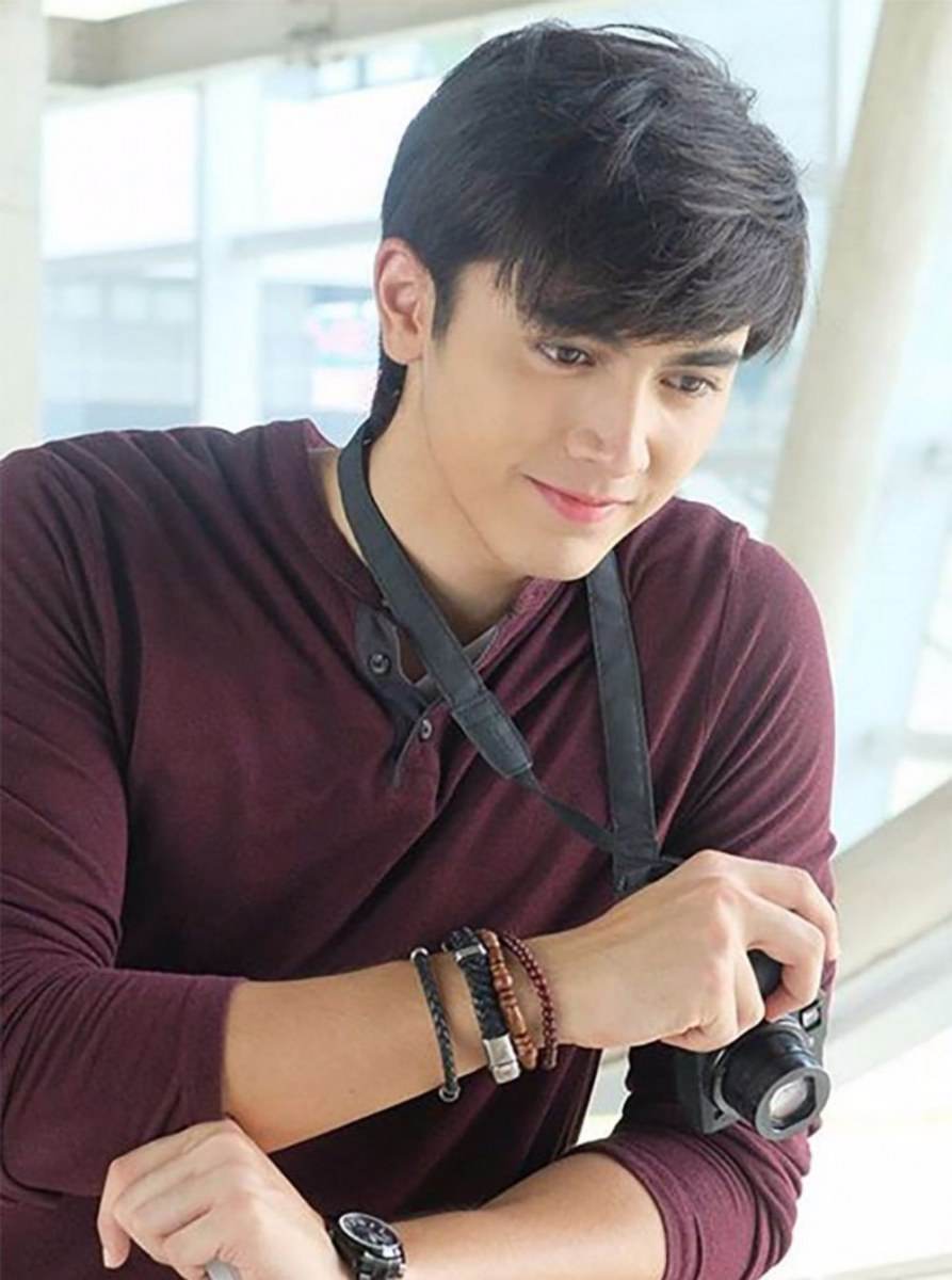 หล่อออร่าพุ่ง &ldquo;ภณ ณวัสน์&rdquo; พระเอกหน้าใสคนใหม่ของช่อง 3 ที่แท้เค้าคือ....ทายาทนางเอกรุ่นเก๋า