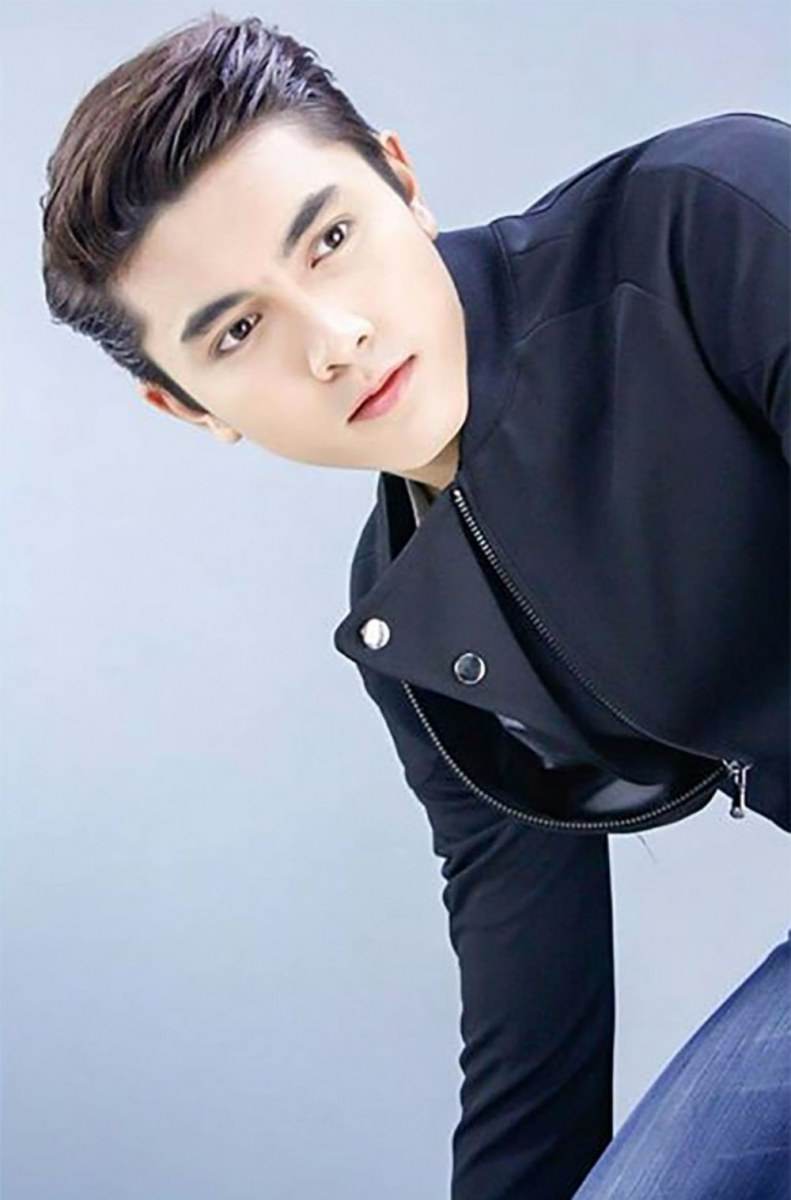 หล่อออร่าพุ่ง &ldquo;ภณ ณวัสน์&rdquo; พระเอกหน้าใสคนใหม่ของช่อง 3 ที่แท้เค้าคือ....ทายาทนางเอกรุ่นเก๋า