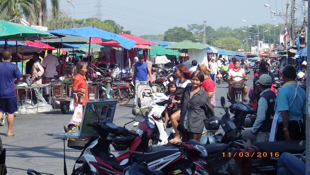 ตลาดนัดวันศุกร์ เช้า ที่จันดี(ภาคใต้)