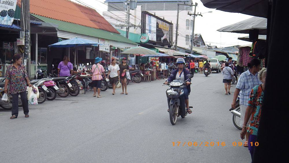 ตลาดนัดวันศุกร์ เช้า ที่จันดี(ภาคใต้)