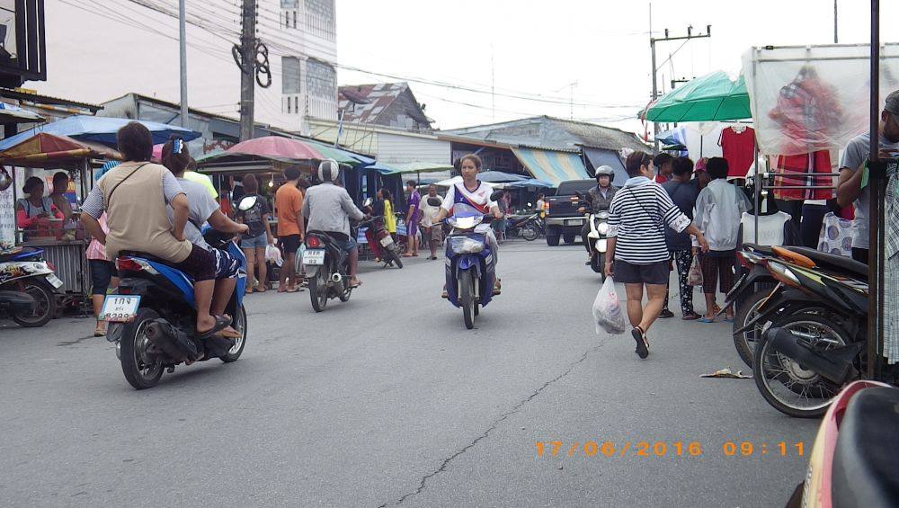 ตลาดนัดวันศุกร์ เช้า ที่จันดี(ภาคใต้)