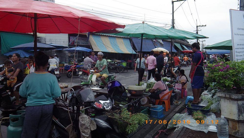 ตลาดนัดวันศุกร์ เช้า ที่จันดี(ภาคใต้)