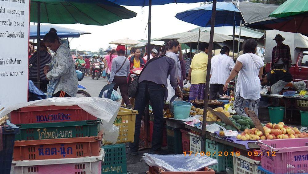 ตลาดนัดวันศุกร์ เช้า ที่จันดี(ภาคใต้)