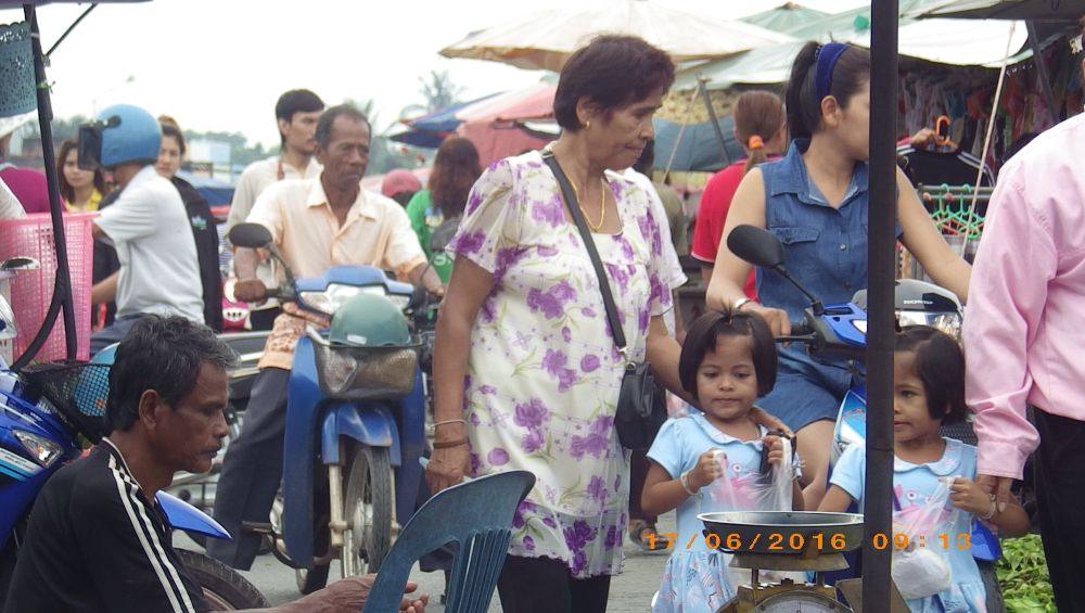 ตลาดนัดวันศุกร์ เช้า ที่จันดี(ภาคใต้)