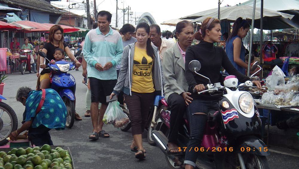 ตลาดนัดวันศุกร์ เช้า ที่จันดี(ภาคใต้)