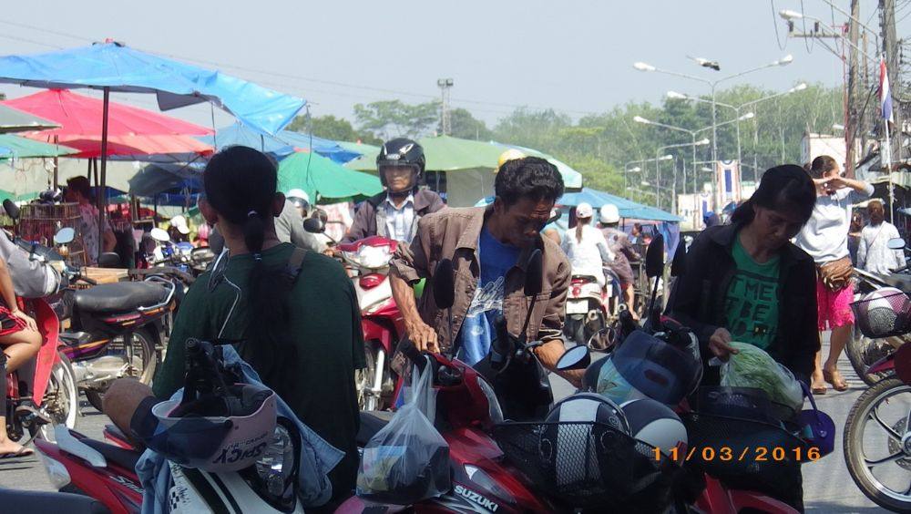 ตลาดนัดวันศุกร์ เช้า ที่จันดี(ภาคใต้)