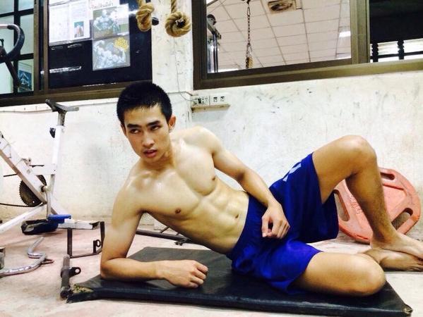 รัว  ตาดีได้ตาร้ายเสีย 985