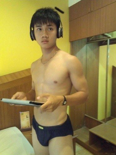 รัว  ตาดีได้ตาร้ายเสีย 985