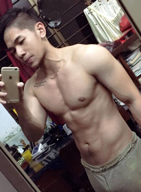 ส่องผู้ชายล่ำ 3