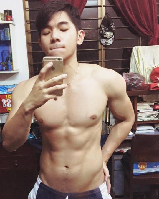 ส่องผู้ชายล่ำ 3
