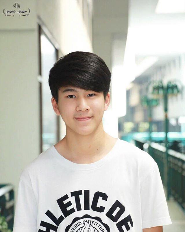 ทำความรู้จักกับ &ldquo;บีม บุณยกร&rdquo; หรือ &ldquo;รถถัง&rdquo; จาก &ldquo;Make It Right Series&rdquo; ตี๋ขาวหล่อรุ่นเล็กที่กำลังได้ใจสาวๆ อยู่ในตอนนี้!
