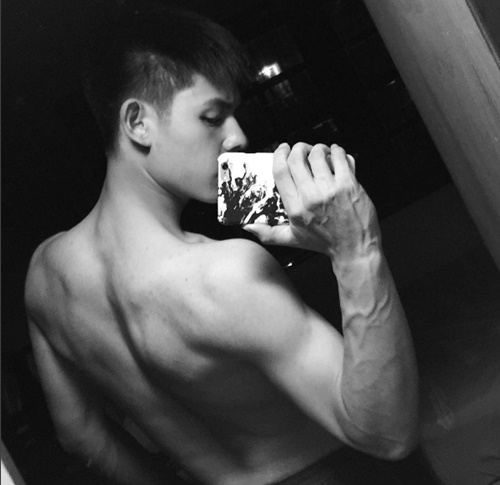 ส่องความหล่อน่ารัก ปลื้ม ปุริม รัตนเรืองวัฒนา หนุ่มหน้าใส วัยเอ๊าะ ที่เห็นแล้วต้องหลงรัก