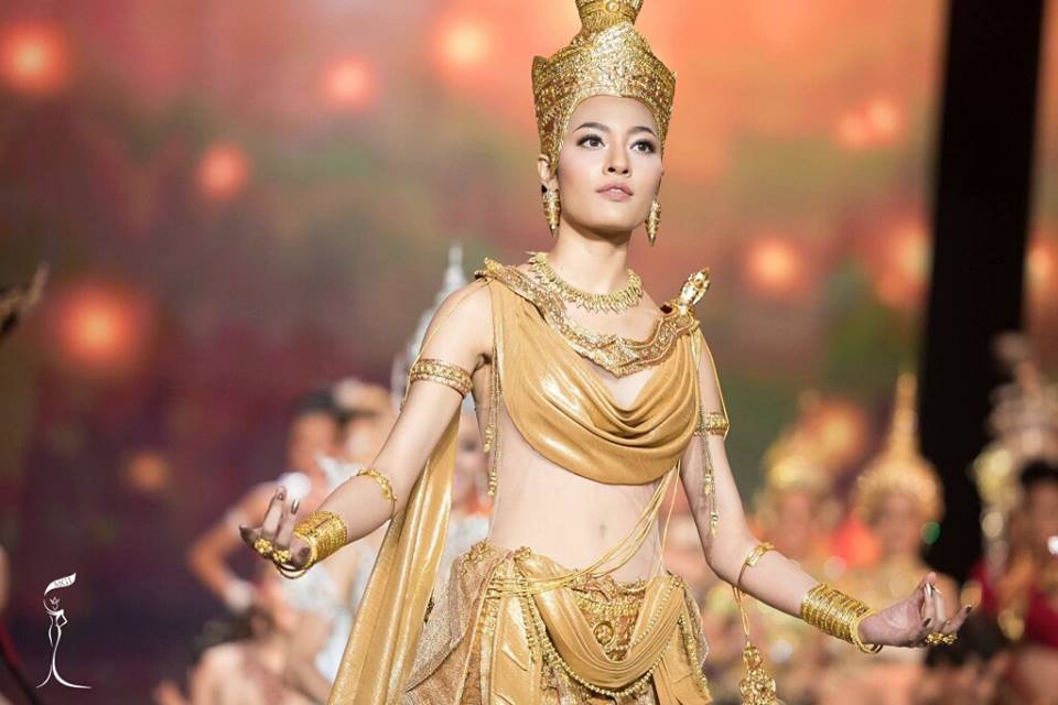 รวมภาพชุดแต่งละจังหวัด อาจจะไม่ครบ
