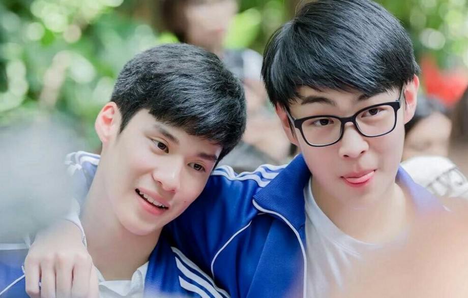 ติ่ง...รักออกเดิน รายงานตัว
