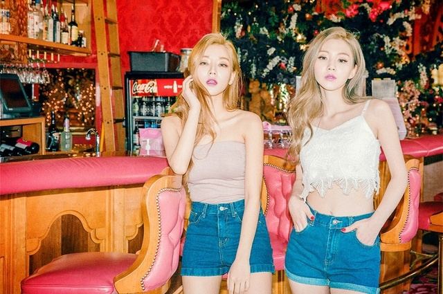 Chae Eun x Jung Yeon เผยผิวสาวขาวจัดเต็มแบบแพ็คคู่!