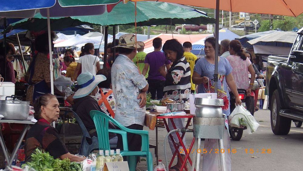 ตลาดนัดวันเสาร์ บ่าย