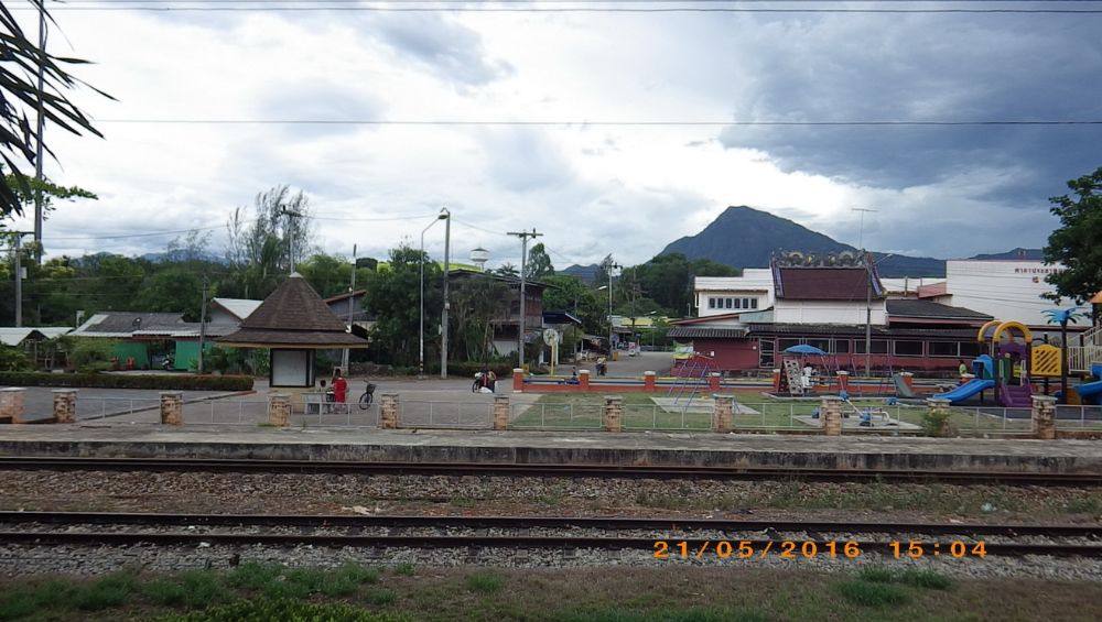 ใกล้สถานีรถไฟนาบอน