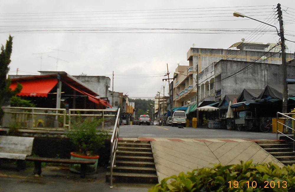 หลังสถานีรถไฟ