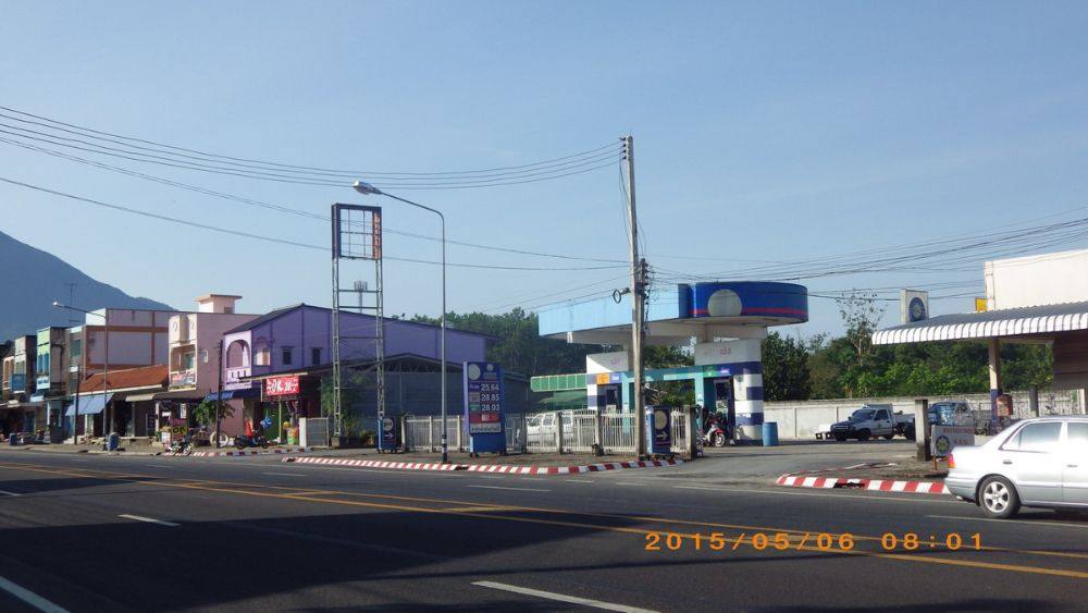 เติมน้ำมันรถ