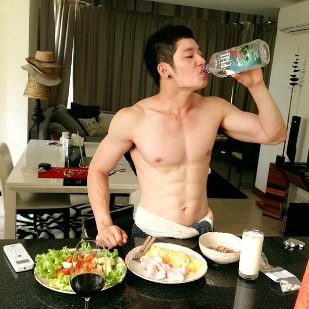 จัดมาให้เลียจนเพลียไปข้าง002