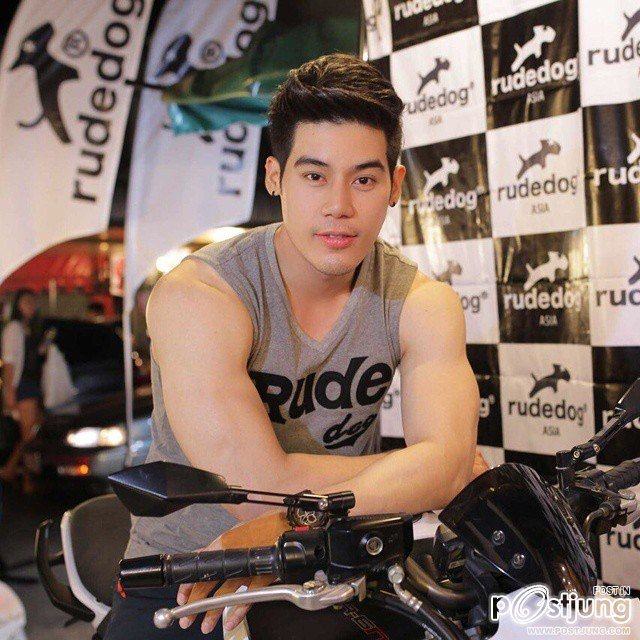 อยากโดนเลียกลับบ้าง 1,073