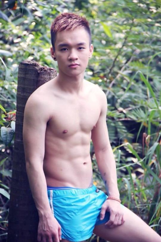 ฟินตาแตก แหกดูผู้ชาย